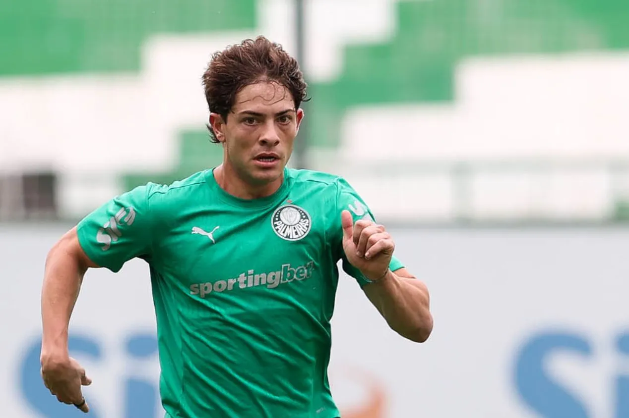 Roma e Napoli disputam contratação de Agustín Giay, do Palmeiras; saiba detalhes