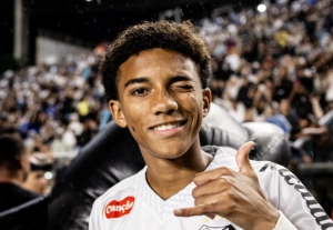 Robinho Jr é uma das novidades do Santos contra o Flamengo