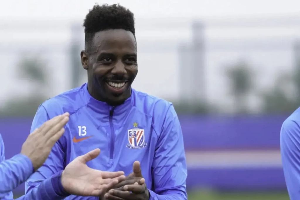 Santos busca reforço de peso e abre conversas com Wilson Manafá, do Shanghai Shenhua