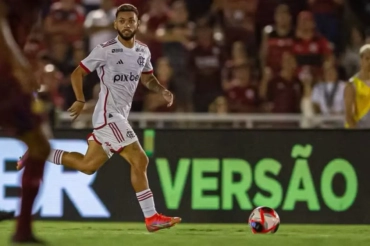 Saída confirmada: lateral se despede do Flamengo pelas redes sociais