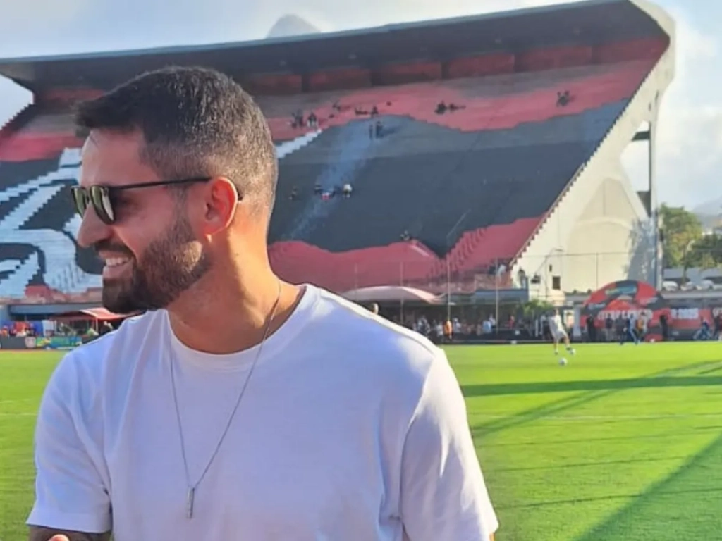 Renato Augusto acompanha Flamengo x Bayer Leverkusen