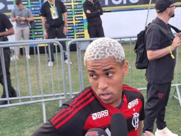 Lorran comemora gol e vitória em amistoso na Gávea