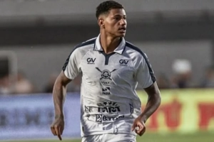 Marrony acerta com o Atlético-GO