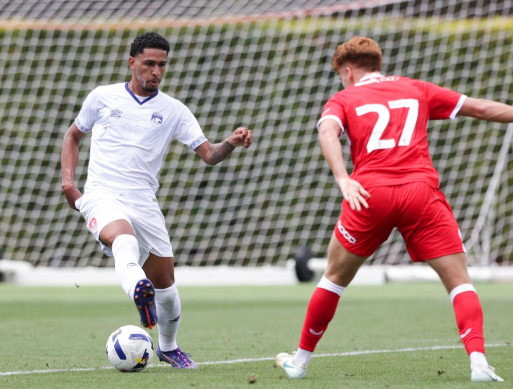 Forte presença brasileira marca preparação histórica do Santa Clara