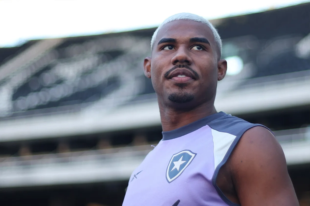 Cuiabano permanece no Botafogo