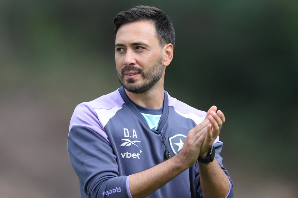 Davide Ancelotti, treinador do Botafogo