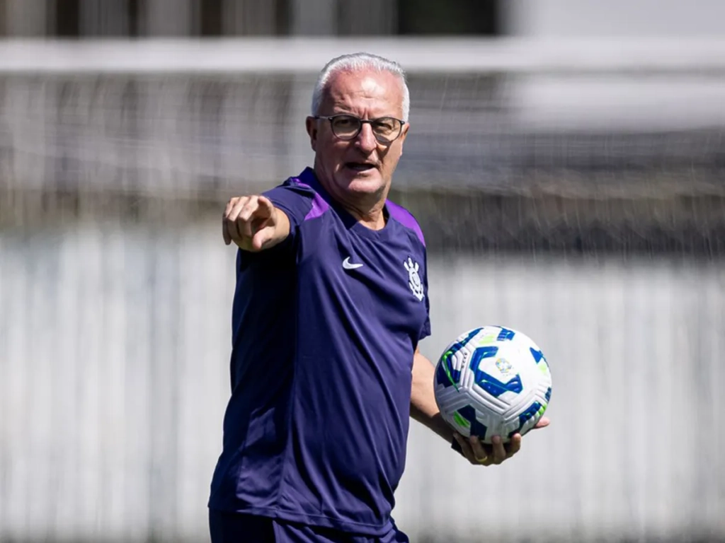 Corinthians: Dorival Júnior explica por que Depay, autor de um golaço, começou o clássico no banco