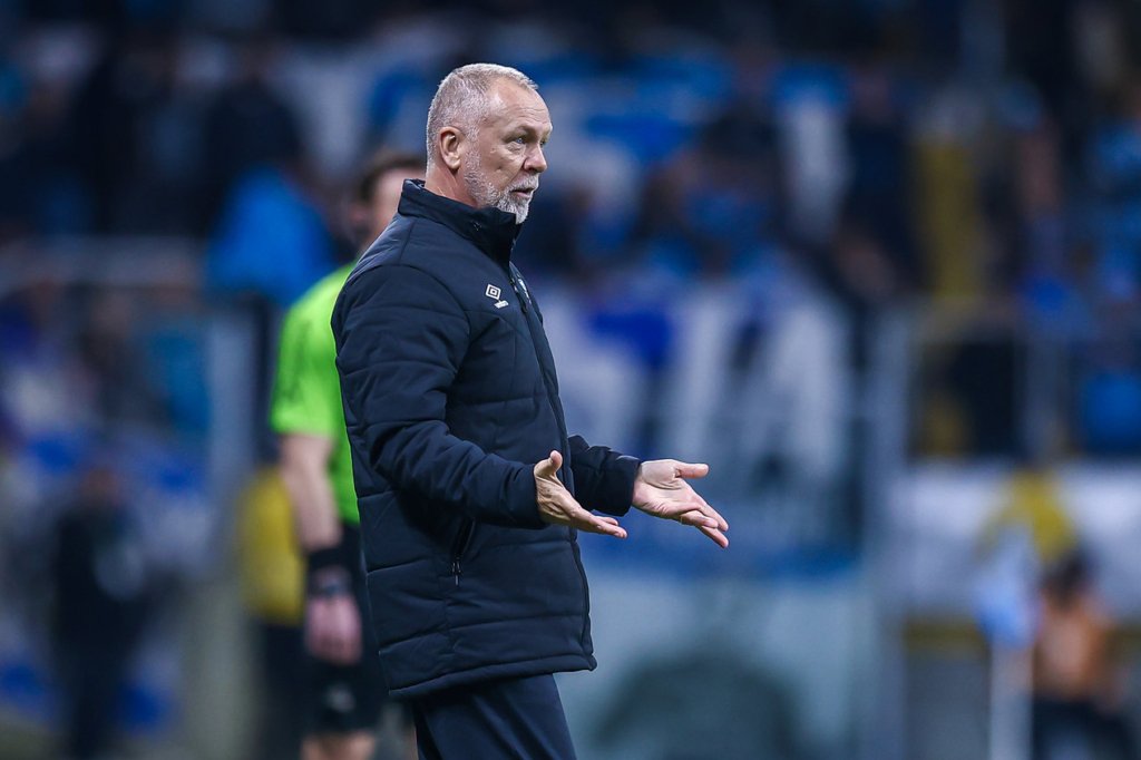 Mano Menezes, treinador do Grêmio