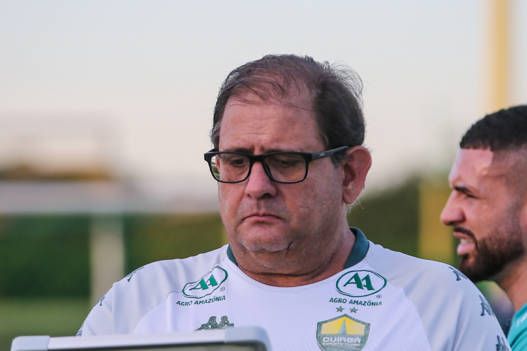 Guto Ferreira entra no radar do Remo