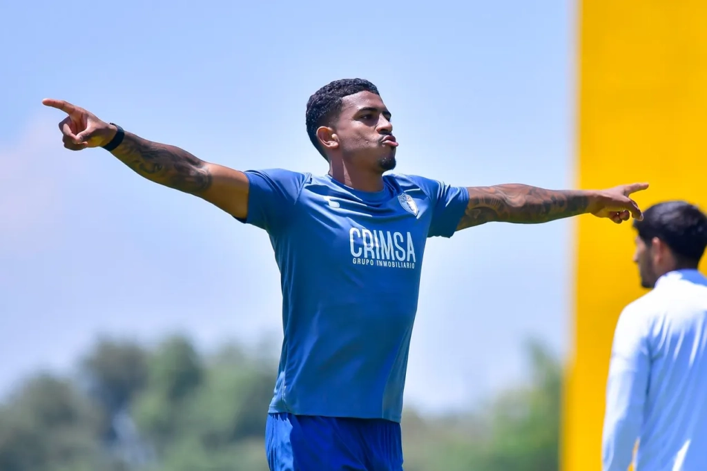 John Kennedy vai retornar ao Fluminense