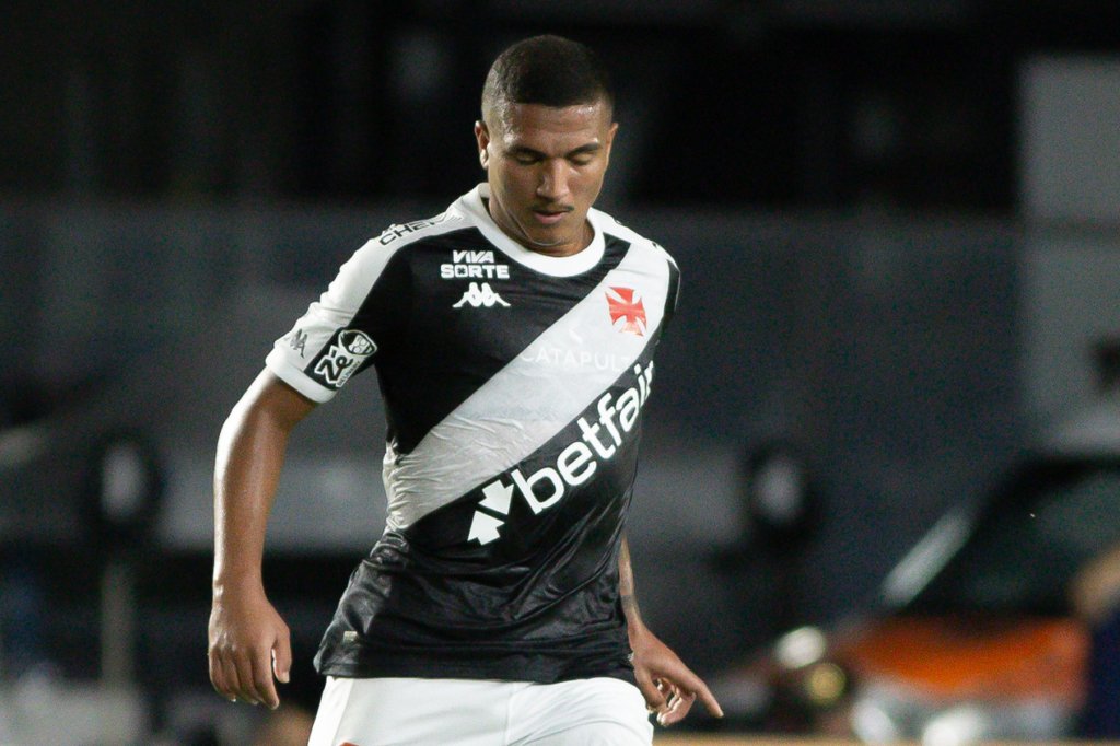 Matheus Carvalho, volante do Vasco