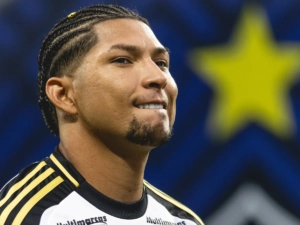 Rony entra no radar do Bahia e do Santos