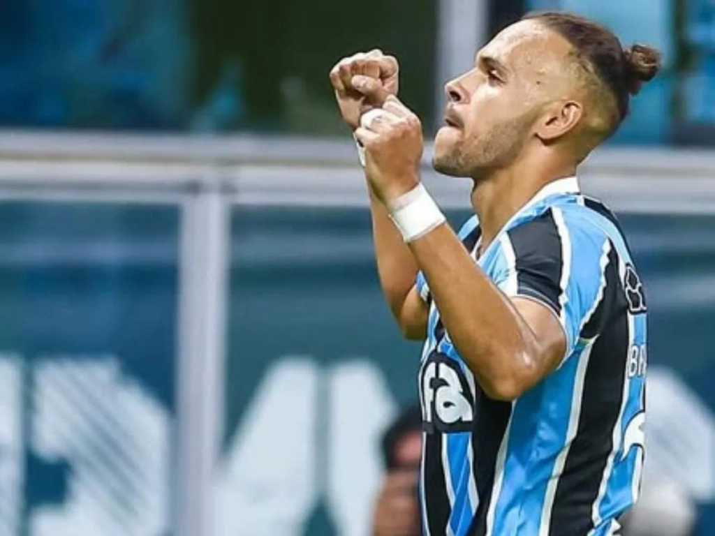 Martin Braithwaite completa 1 ano no Grêmio e se firma como referência; veja números