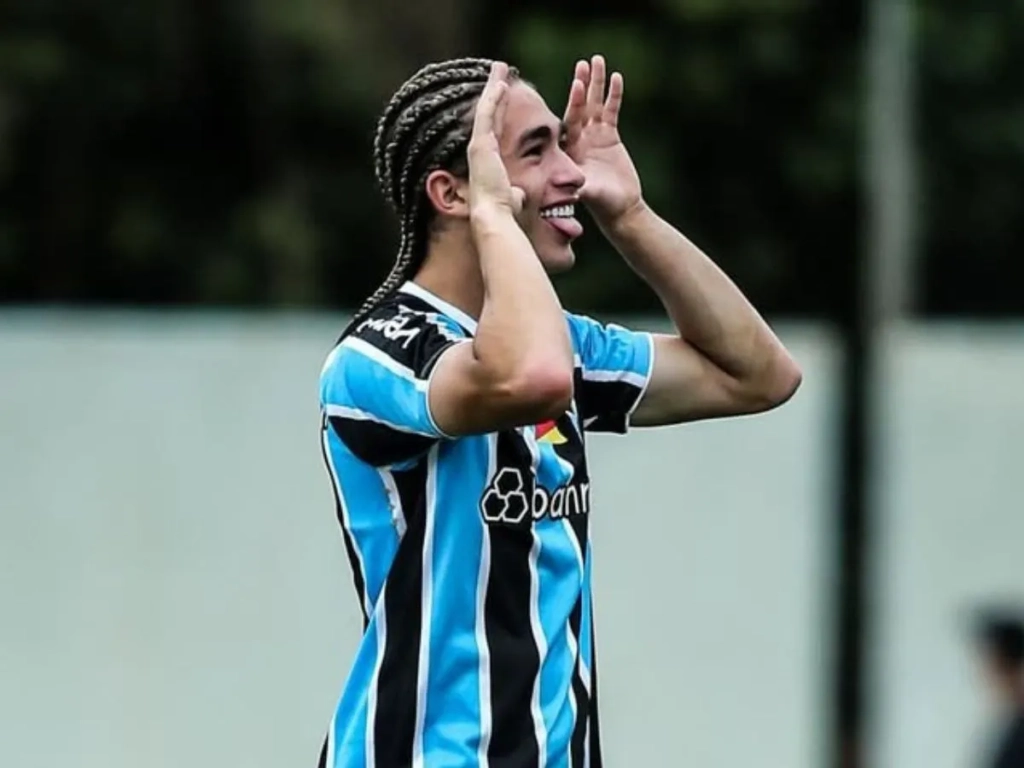 Shakhtar Donetsk abre negociação e formaliza proposta Pedrinho, do Grêmio; saiba detalhes