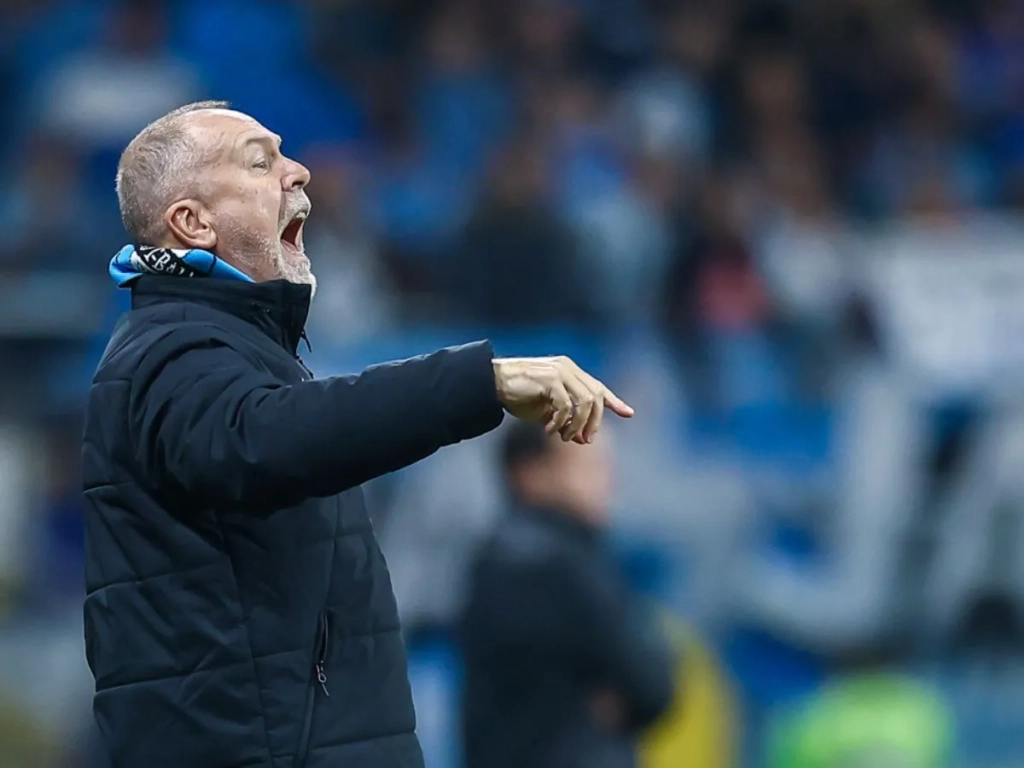Grêmio tem reunião com Mano Menezes para definir futuro do técnico; saiba detalhes
