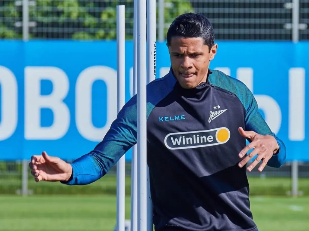 Douglas Santos retorna à Seleção Brasileira com números expressivos no Zenit