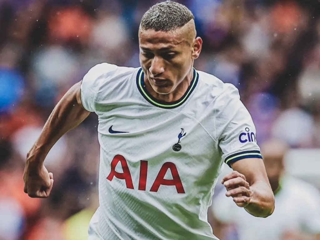 Será que o melhor Richarlison está de volta? Atacante faz doblete pelo Tottenham na estreia da Premier League