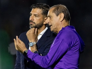 Ex-Vasco e Corinthians, Ramón Díaz é primeira opção do Vitória para substituir Fábio Carille; saiba detalhes
