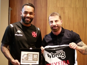 Alex Teixeira deixa o Vasco da Gama