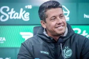 Thiago Carpini entra no radar do Coritiba