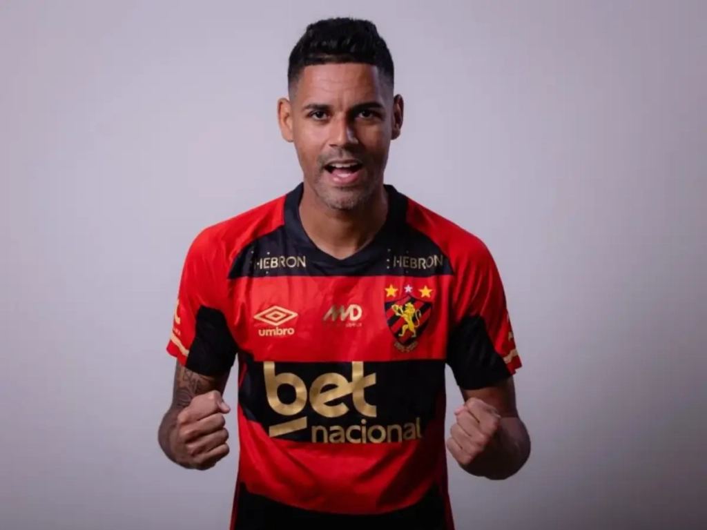 Aderlan acerta com o Sport