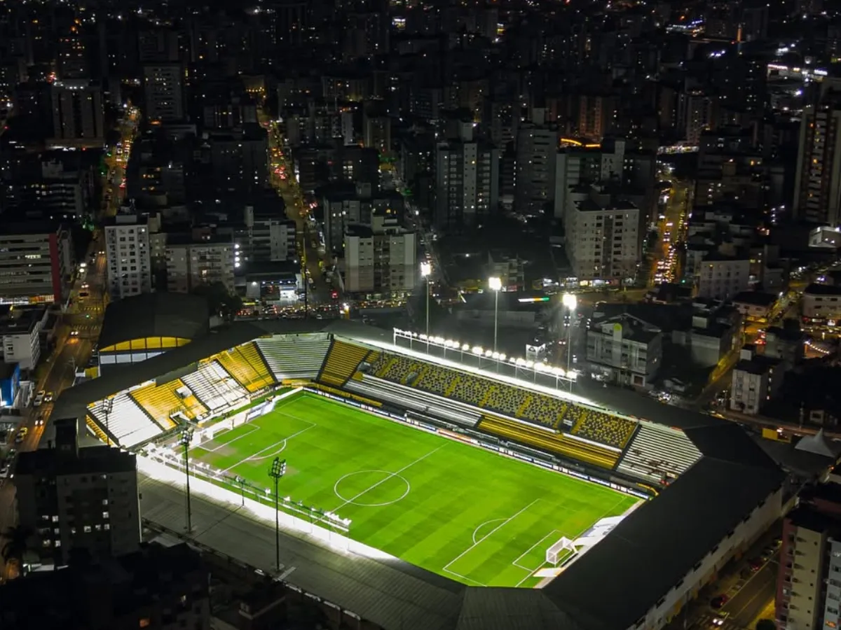 ESTÁDIO HERIBERTO HULSE
