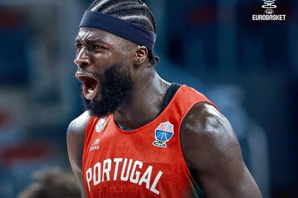Portugal surpreendeu e venceu a primeira partida na EuroBasket em 18 anos