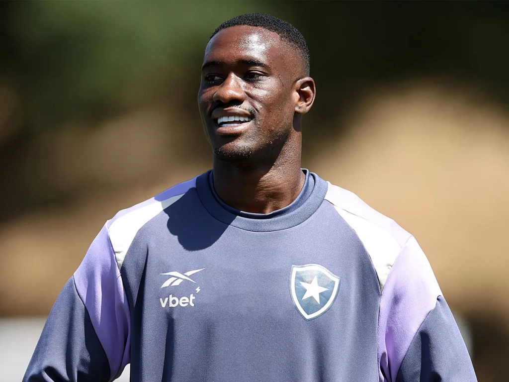 Bastos, zagueiro do Botafogo