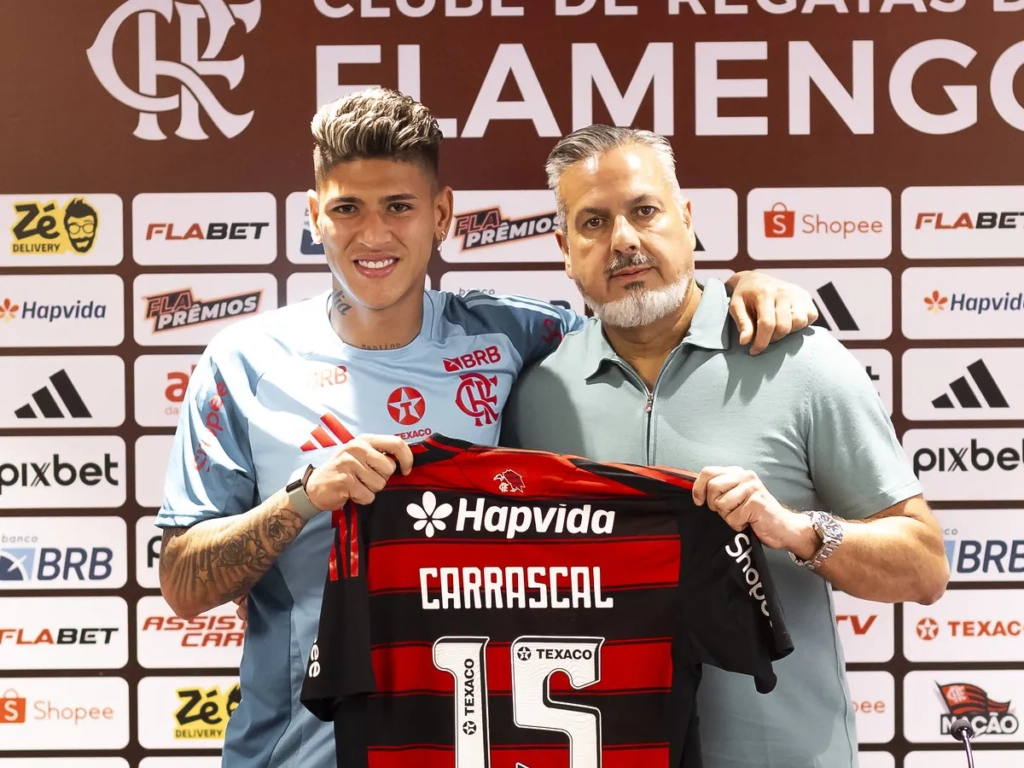 Carrascal apresentado pelo Flamengo