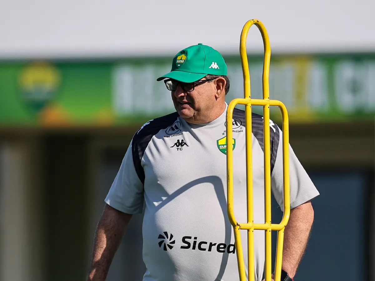 Guto Ferreira acabou demitido do Cuiabá