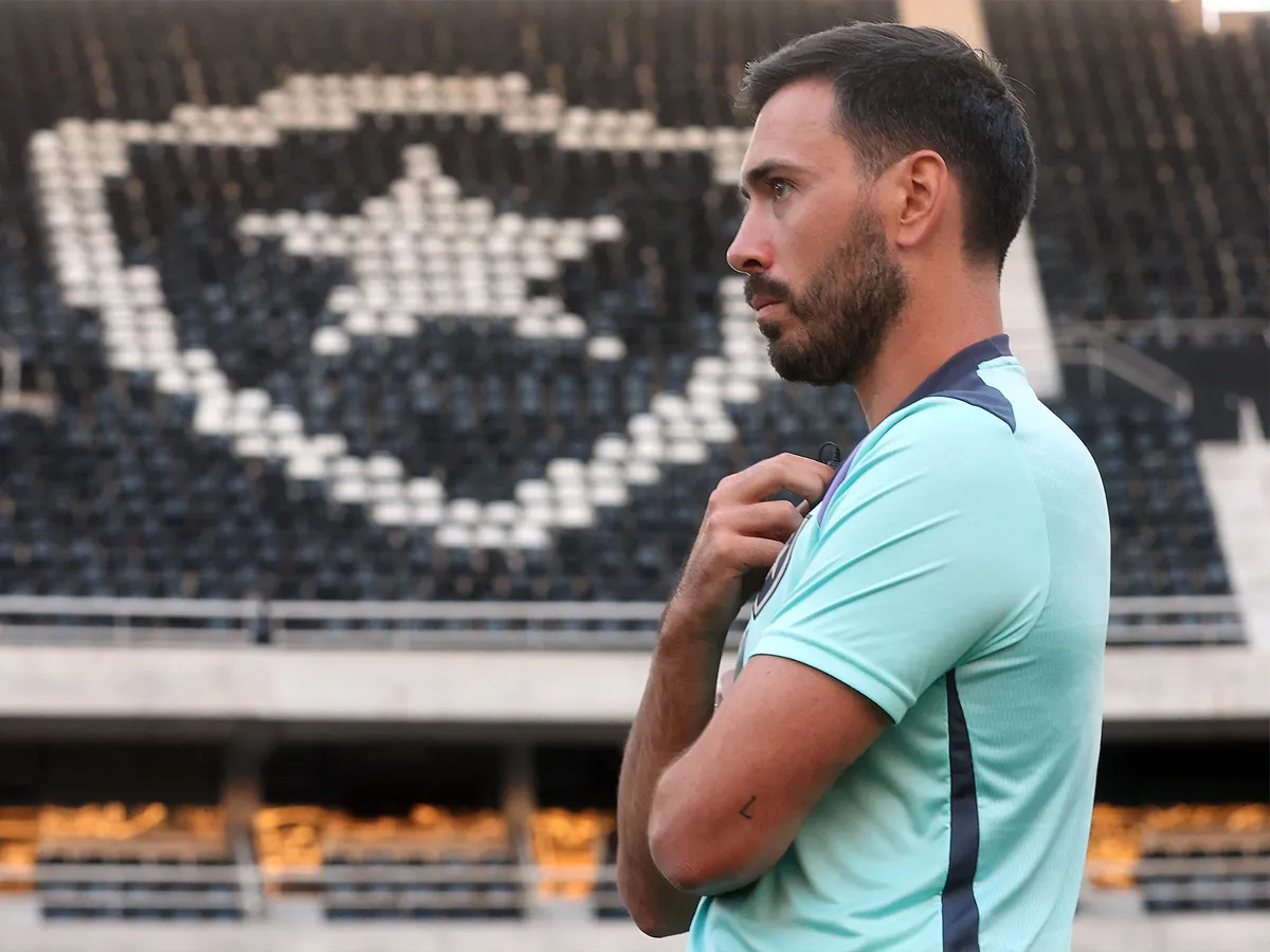 Davide Ancelotti terá que definir as mudanças do Botafogo