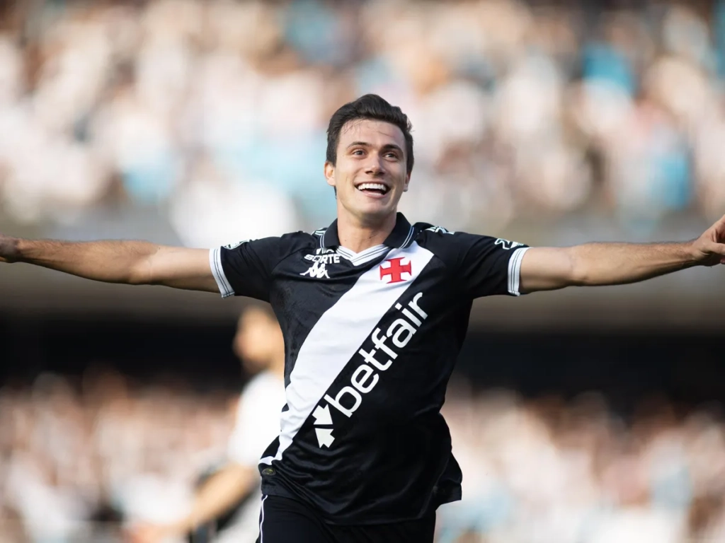 Lucas Piton comemora