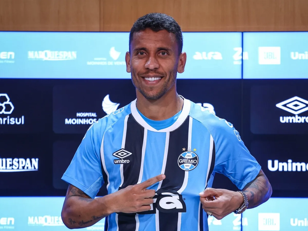 Marcos Rocha foi apresentado pelo Grêmio