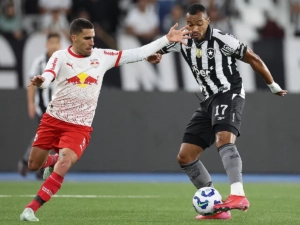 Botafogo encara o Bragantino