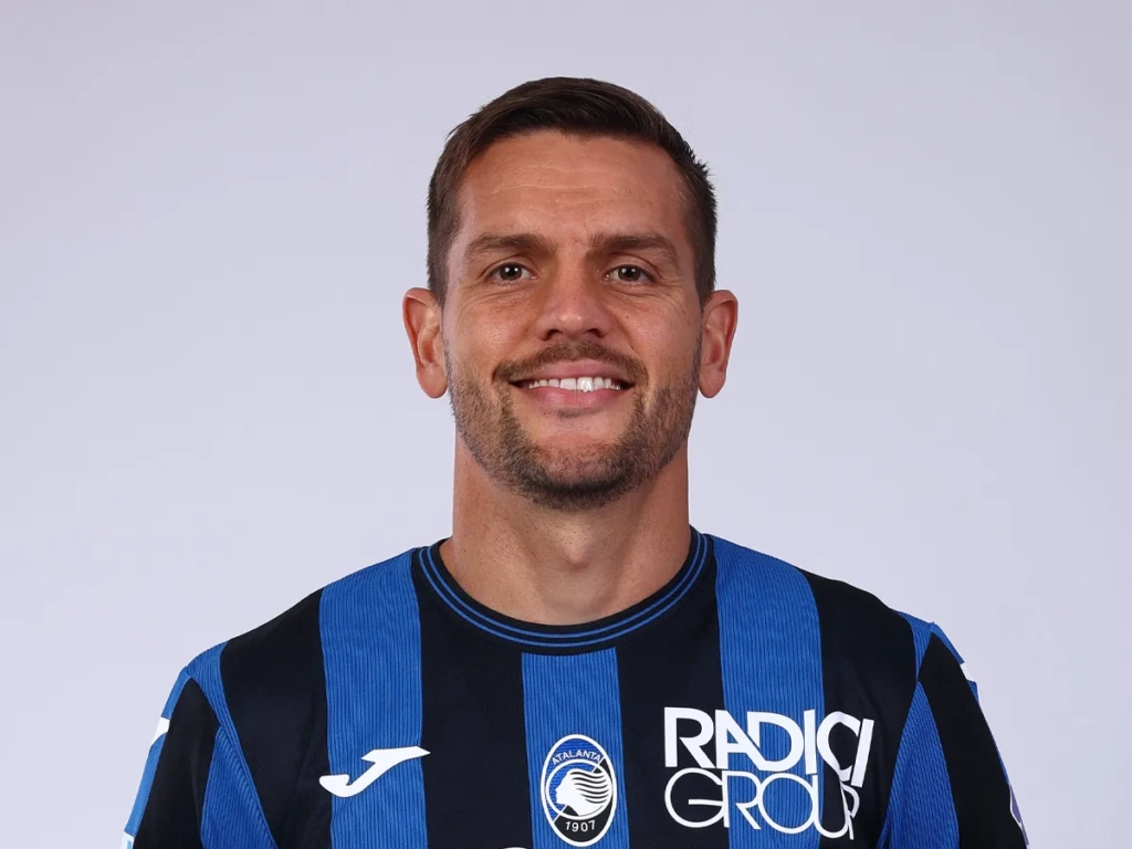 Rafael Tolói, zagueiro