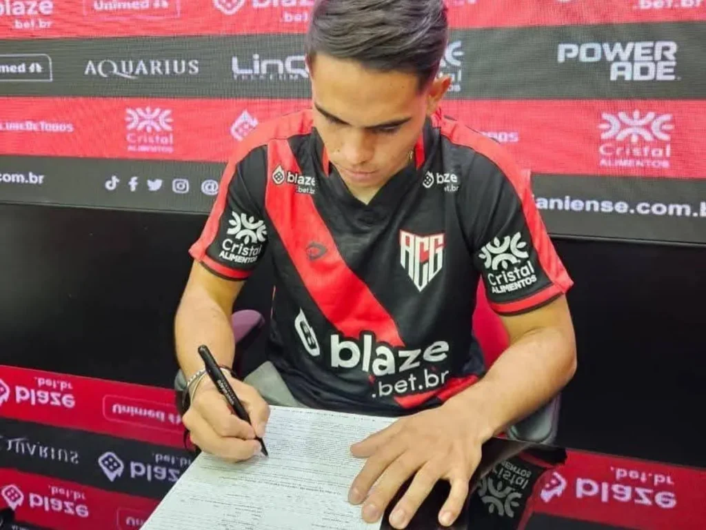 Atlético-GO registra Adrián Pacheco no BID e libera estreia para reta final da Série B