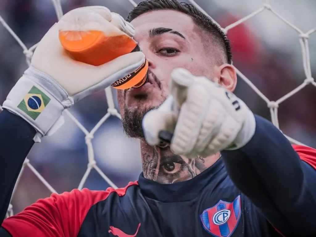 Ex-Cerro Porteño, Jean Fernandes é oferecido ao Botafogo, mas não anima Ancelotti