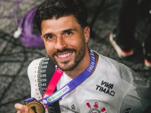 Rayo Vallecano esbarra em exigência do Corinthians para levar Héctor Hernández