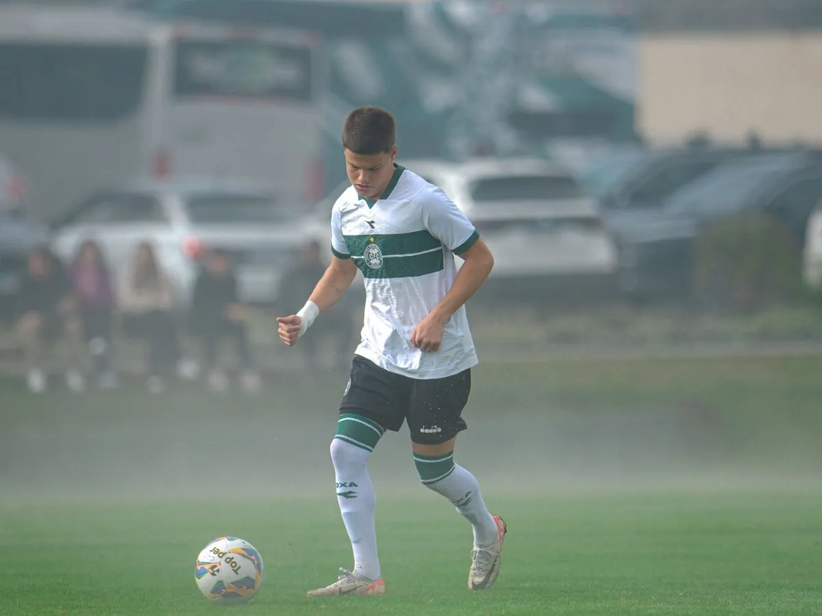 Coritiba enfrenta Criciúma em duelo direto pelo G4 da Série B