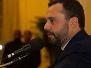 Fluminense terá impacto milionário com salários de técnicos até 2025; entenda valores