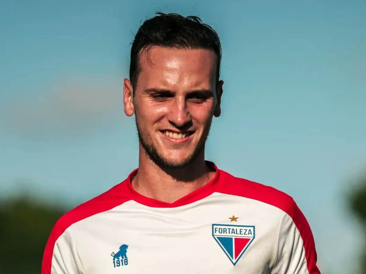 Juan Pablo Vojvoda mira 2026 e Santos avalia investir em jogador do Fortaleza após o fim do Brasileirão