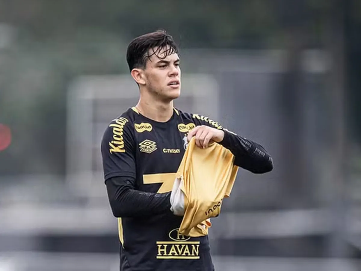 JP Chermont encosta no Santos e completa quatro meses sem atuar em jogo oficial; saiba detalhes