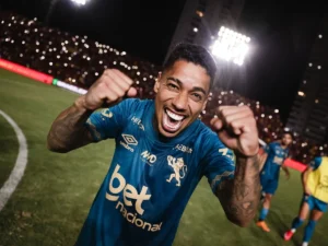 Sport supera o Corinthians e faz festa com a torcida na Ilha do Retiro