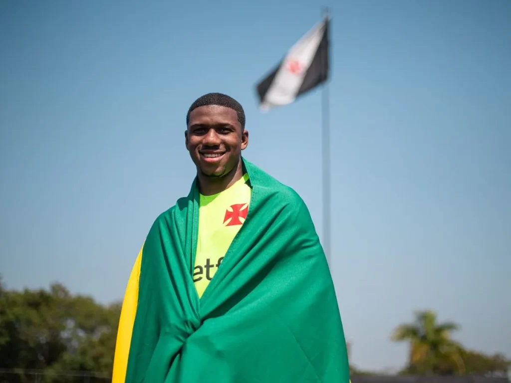 Saiba detalhes da sondagem do Club Brugge por Leandrinho, do Vasco