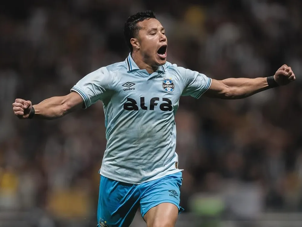 Grêmio se aproxima da compra do lateral Marlon; conheça os valores