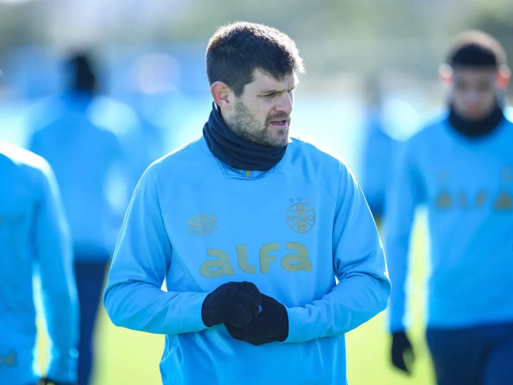 Grêmio oficializa renovação de Kannemann; saiba o tempo de contrato