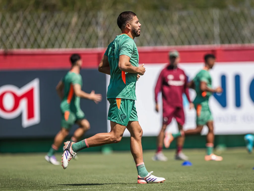 Nonato treina com o grupo e pode reforçar o Fluminense diante do Sport