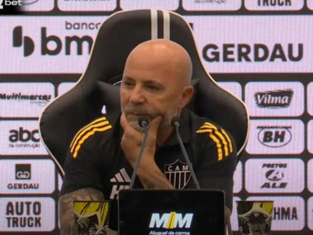 Sampaoli em coletiva