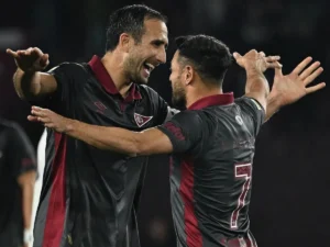 Lanús aposta em força defensiva e experiência ofensiva contra o Fluminense