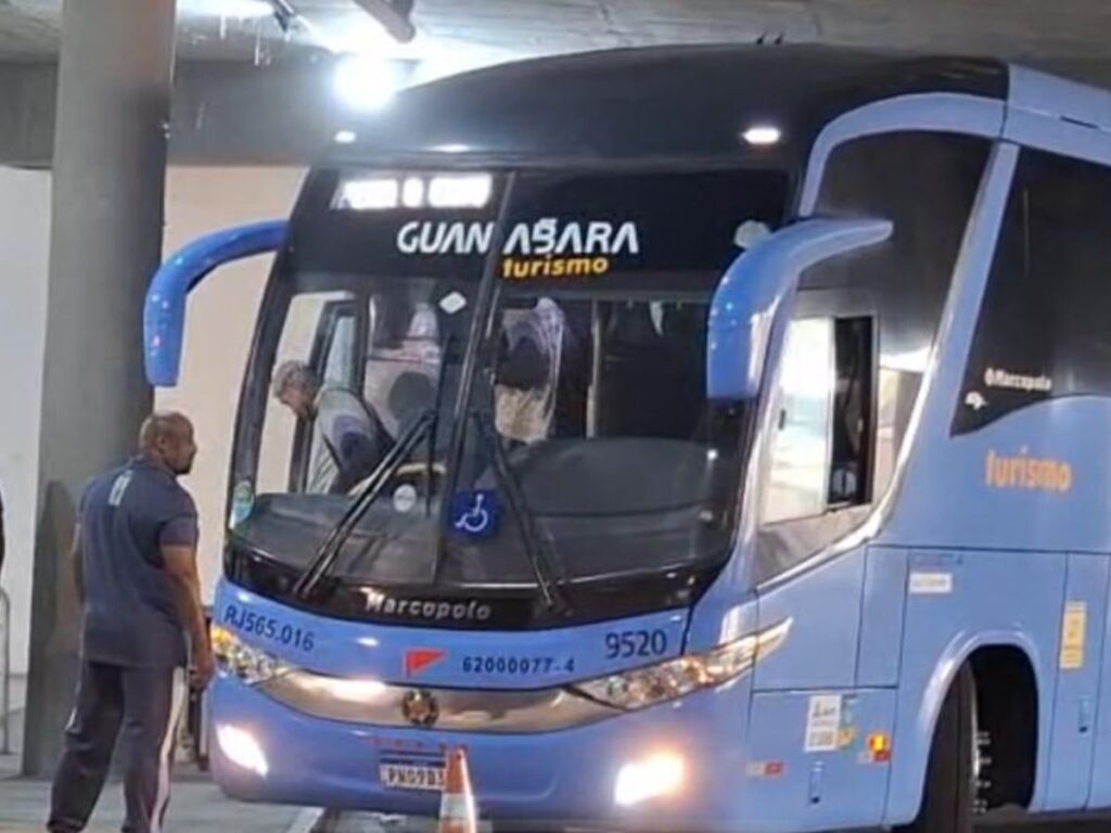 Botafogo chega ao Nilton Santos com ônibus comum: Medo da Torcida?